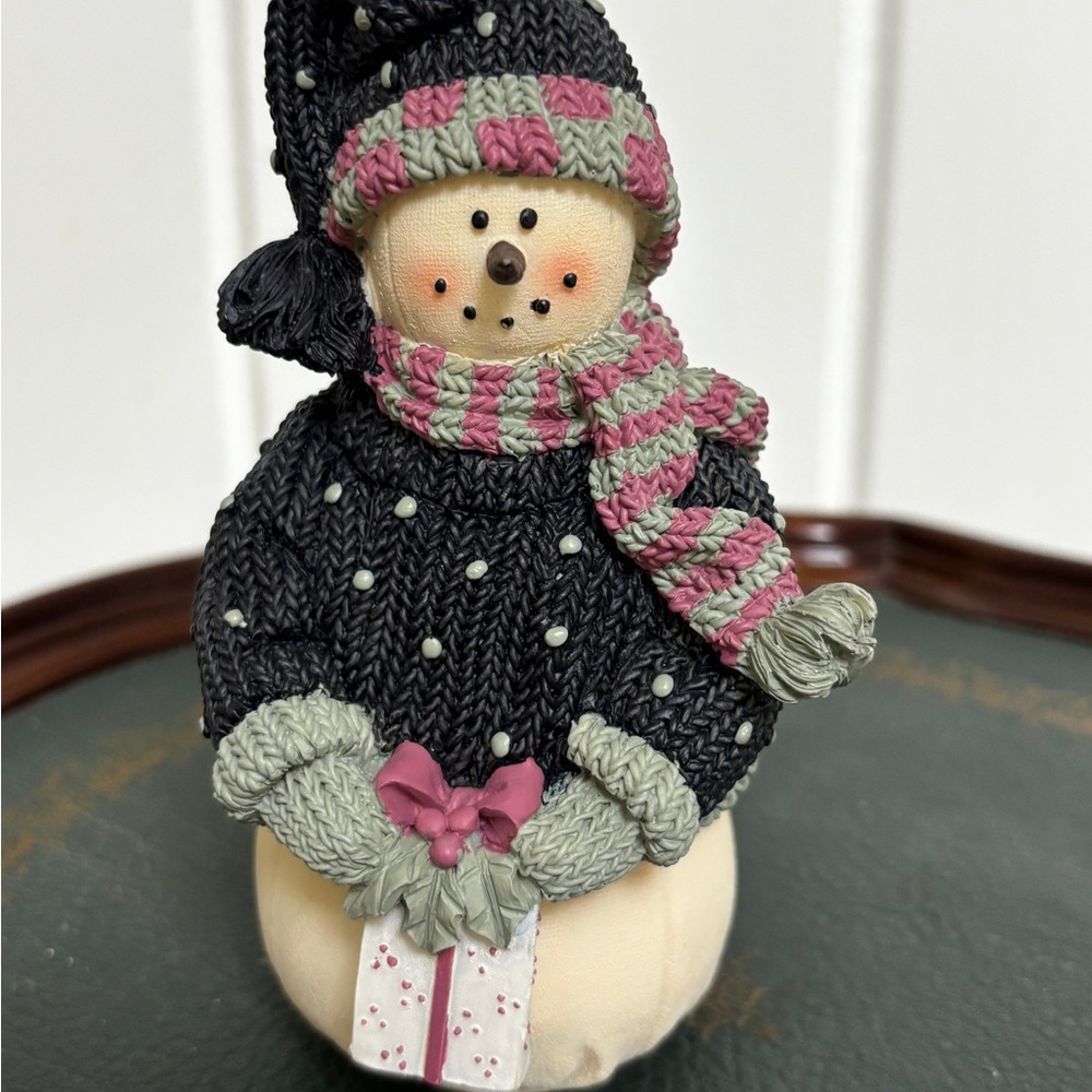 Miss Heathers Plum Pudding Snowman w/ present Vintage Heather Hykes Country Snow